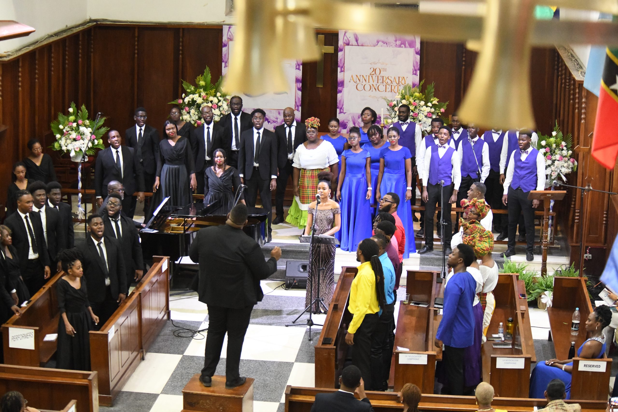 The combined choir delivers the closing performance of Noel Dexter’s Psalm 27.